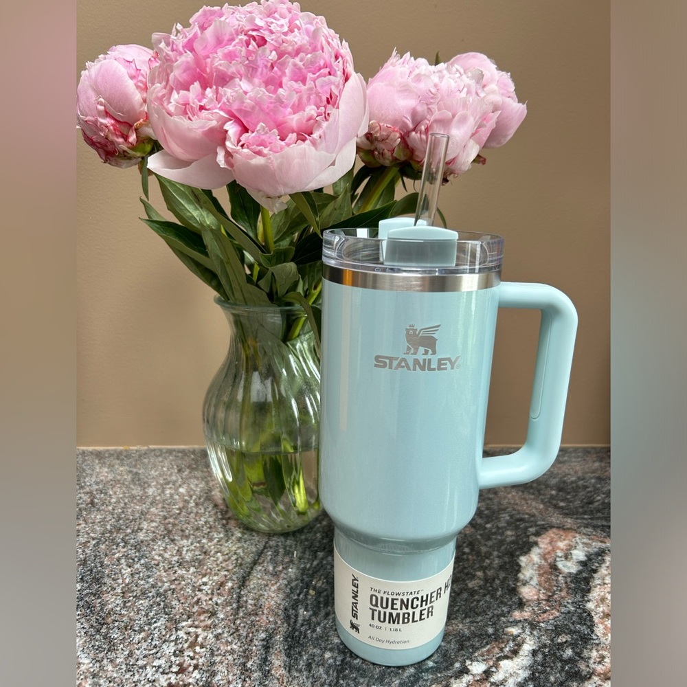 Stanley Quencher H2.0 Tumbler 40oz- Blueberry Milk- Target- new 2024 line